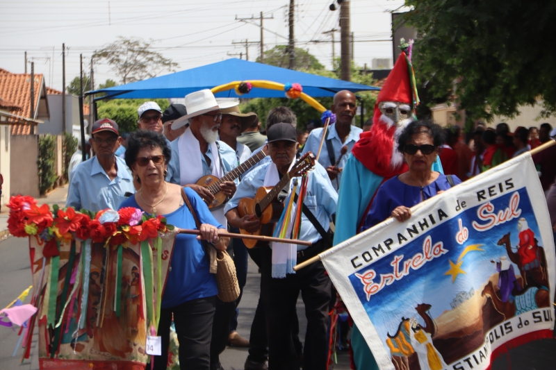 Galeria 22-encontro-de-companhia-de-reis